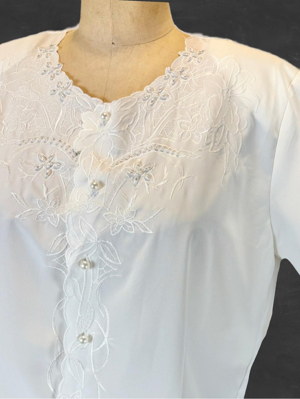 VINTAGE 80s fancy white blouse embroidery whitework pearl beads button down S